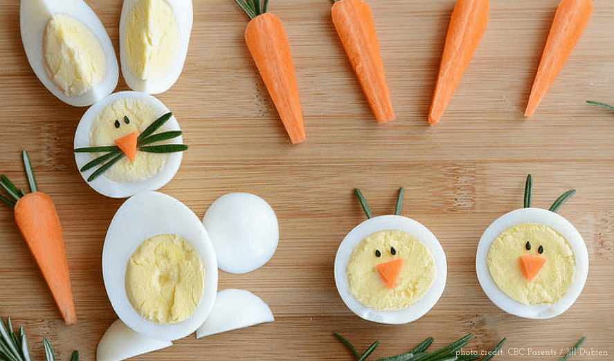Fun Easter Food Ideas for Kids | Easter themed recipes to make for your children for Breakfast, Brunch, Lunch or a Healthy Snack. Plus, sweet treats and desserts that are perfect for your child's school class party or just for fun - super cute yet simple including cakes, bark, brownies, peeps, bunnies, lambs, mini eggs, rice krispies and more!