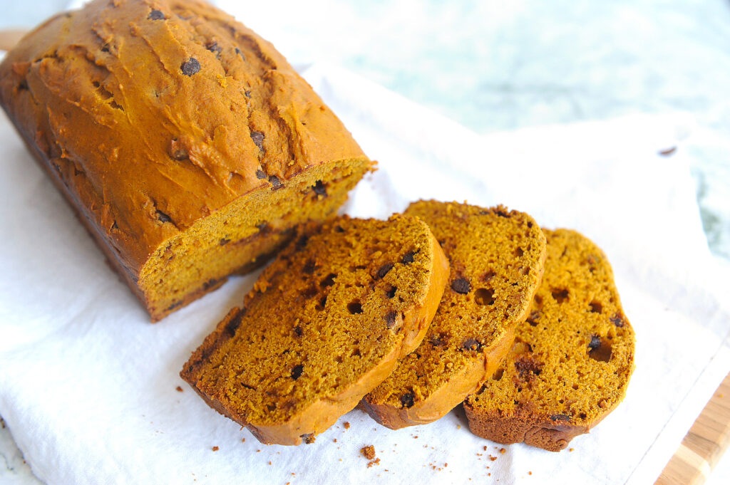 Healthy Chocolate Chip Pumpkin Bread Recipe - Easy, Moist And Oh So ...