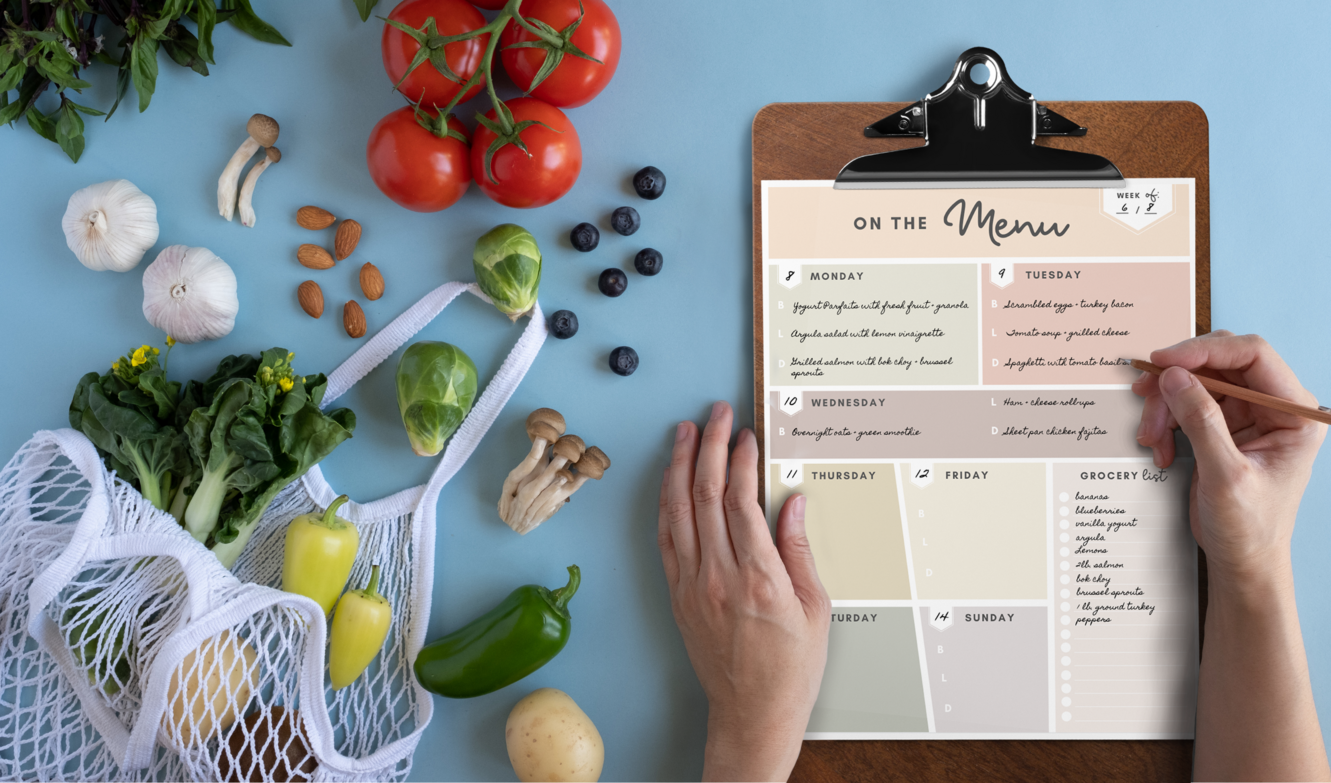 Best Meal Planning Tips for Families | Learn how to start menu planning - a great guide for beginners. Comes with a Free Printable Weekly Meal Planning Template and a bonus Grocery List template!